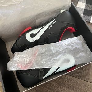 Pelaton cycling shoes